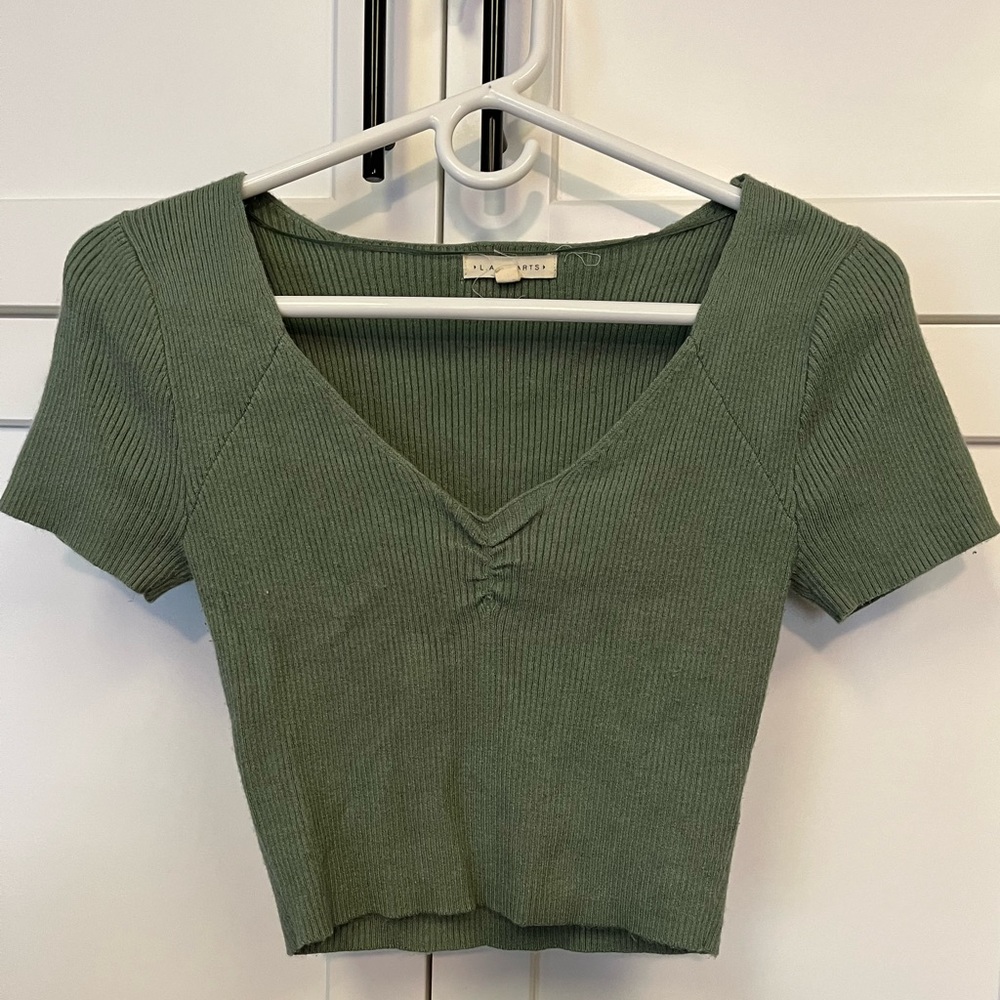 LA Heart Olive Green Shirt. Size Small.